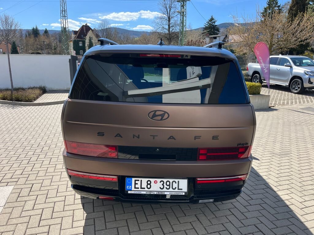 Hyundai Santa Fe SUV / Terénní 1,6 l 158 kw