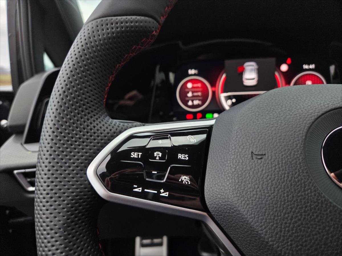 Volkswagen Golf Hatchback 2,0 l 180 kw