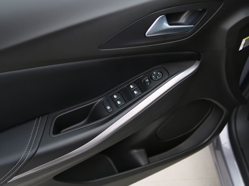 Opel Grandland SUV 1,2 l 96 kw