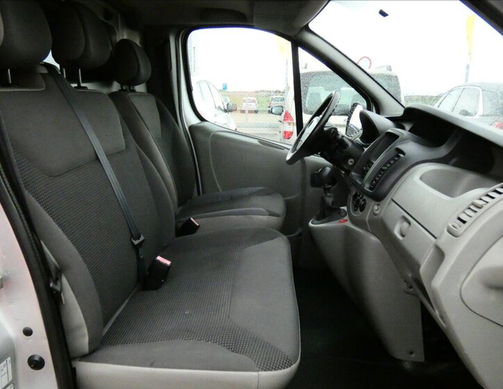 Opel Vivaro Skříň 2,0 l 66 kw