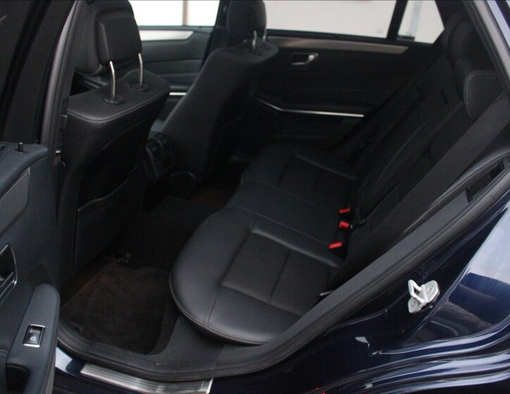 Mercedes-Benz Třídy E 12