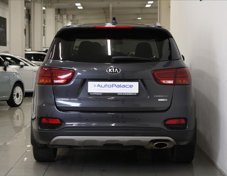KIA Sorento SUV 2,2 l 147 kw