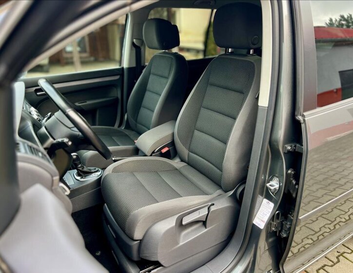 Volkswagen Touran MPV 1,6 l 77 kw