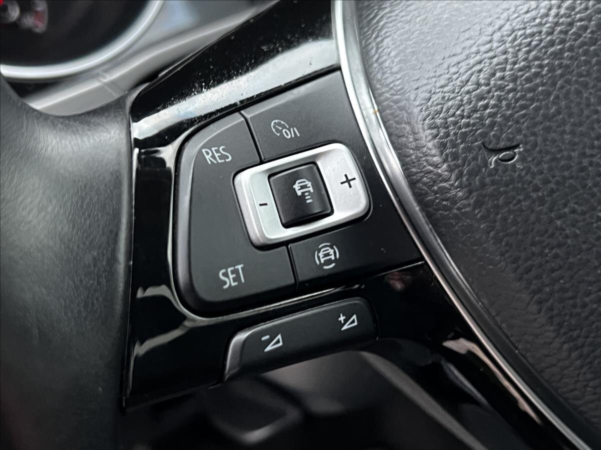 Volkswagen Touran Kombi 1,6 l 85 kw