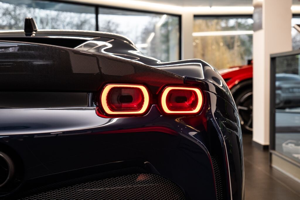 Ferrari SF90 Kupé 4,0 l 736 kw