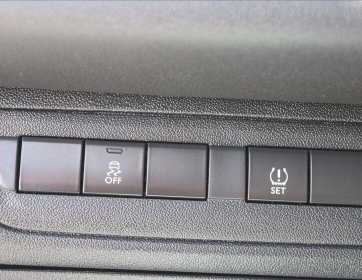 Peugeot 208 Hatchback 1,4 l 50 kw