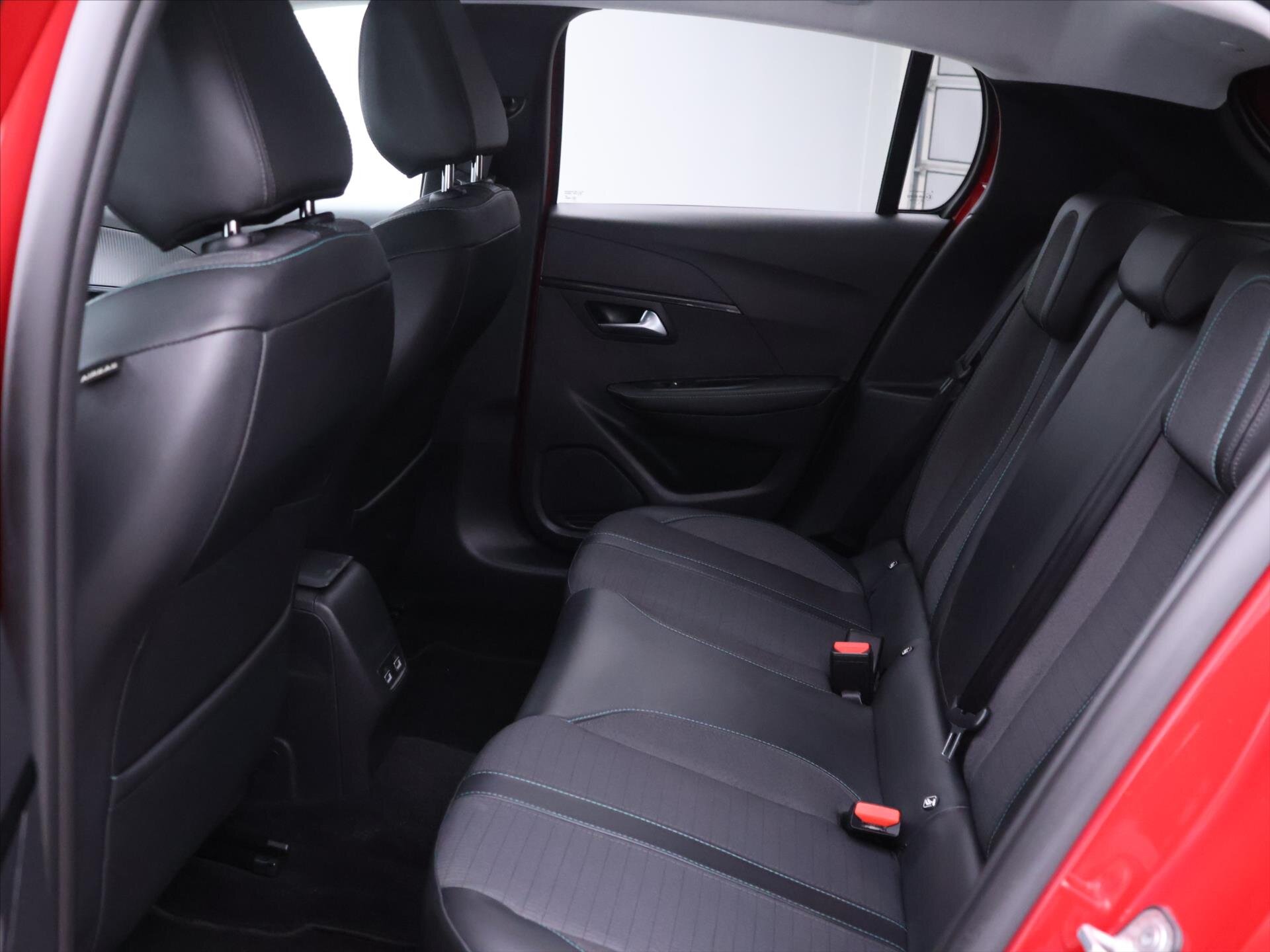 Peugeot 208 Hatchback 1,2 l 74 kw