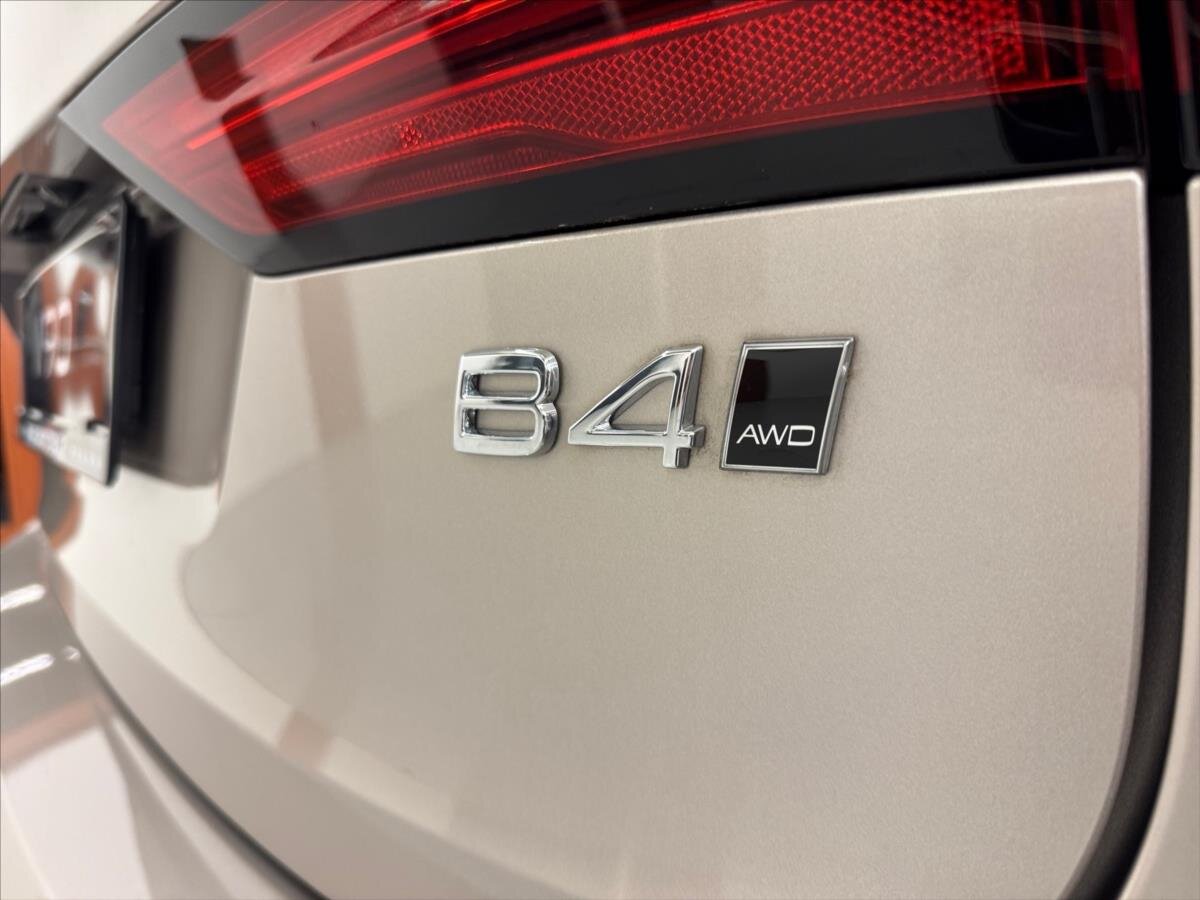 Volvo V90 Kombi 2,0 l 145 kw