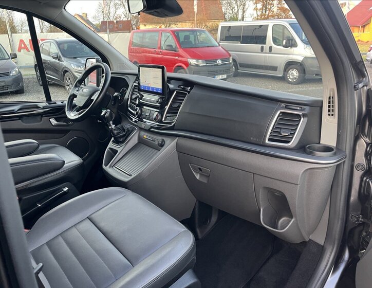 Ford Tourneo Custom Kombi 2,0 l 136 kw