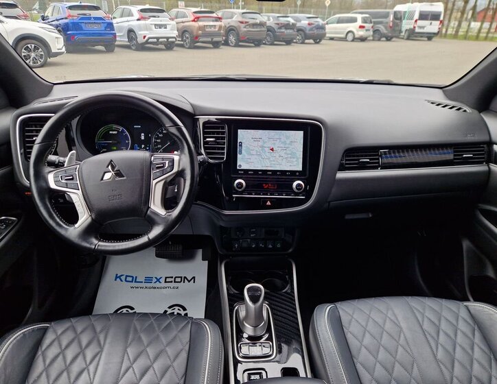 Mitsubishi Outlander SUV / Terénní 2,4 l 165 kw