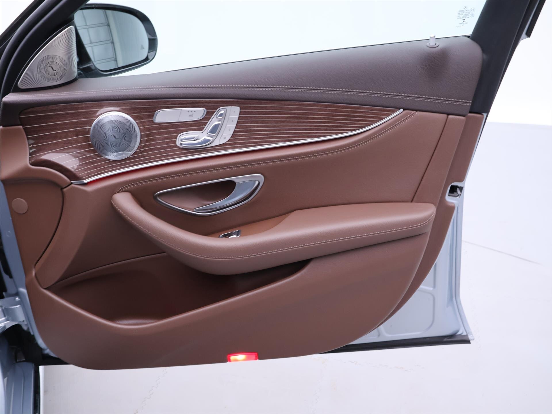 Mercedes-Benz Třídy E Sedan / Limuzína 2,0 l 135 kw