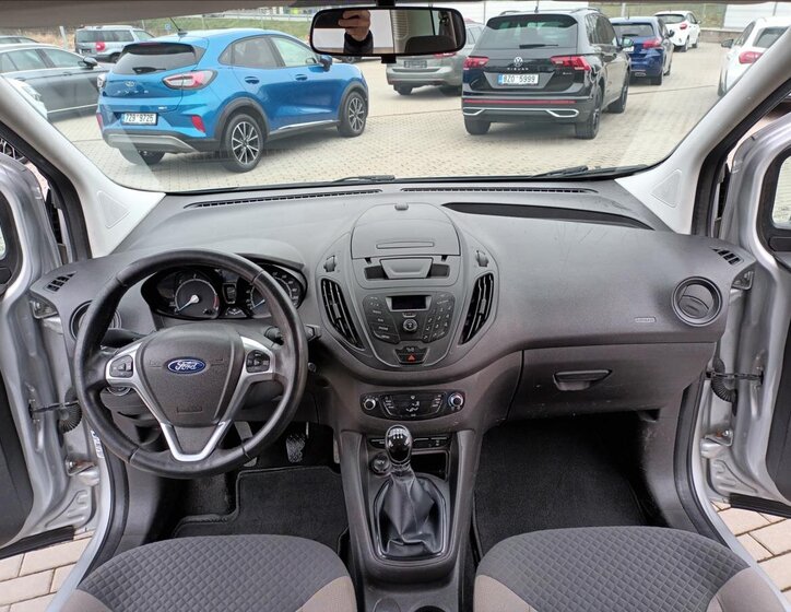 Ford Tourneo Courier MPV 1,5 l 55 kw