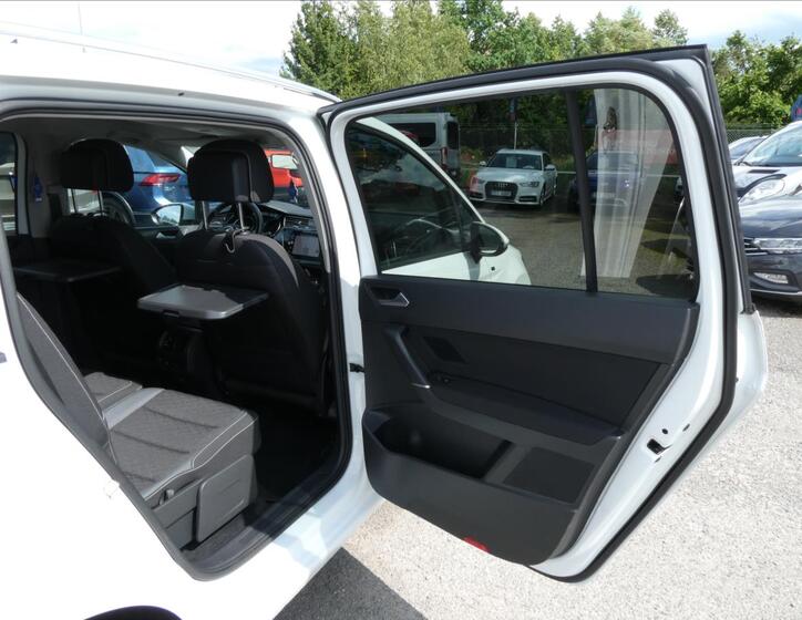 Volkswagen Touran 27