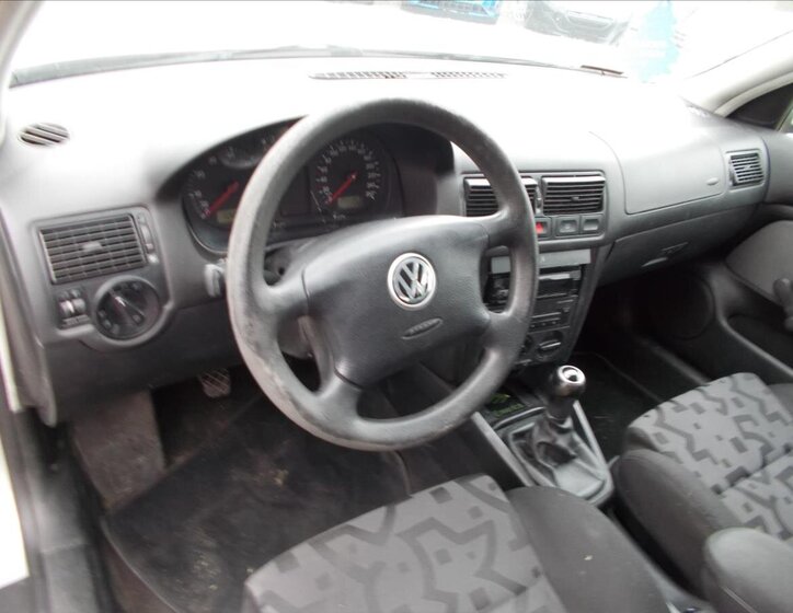 Volkswagen Golf 20