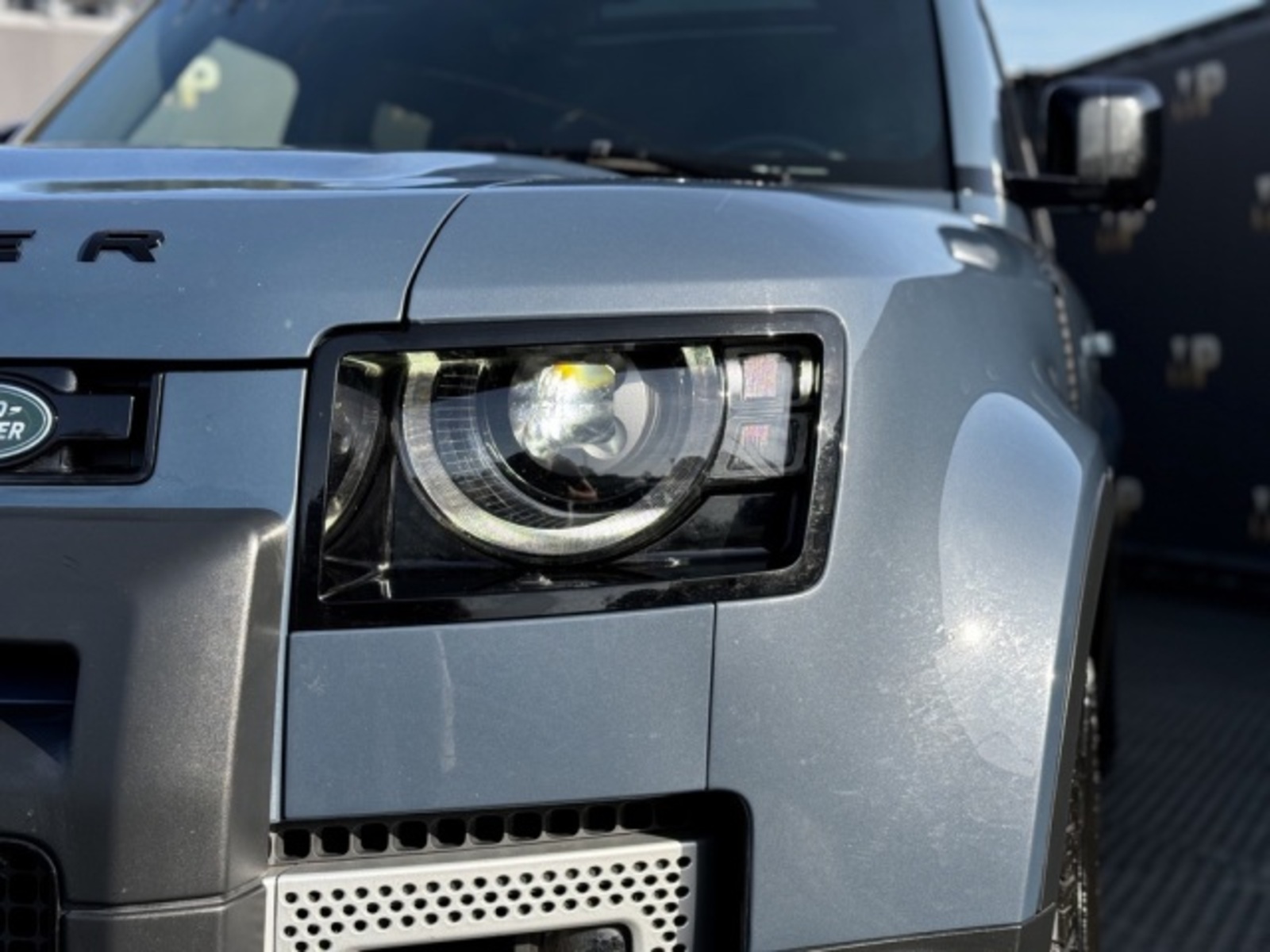 Land Rover Defender 54