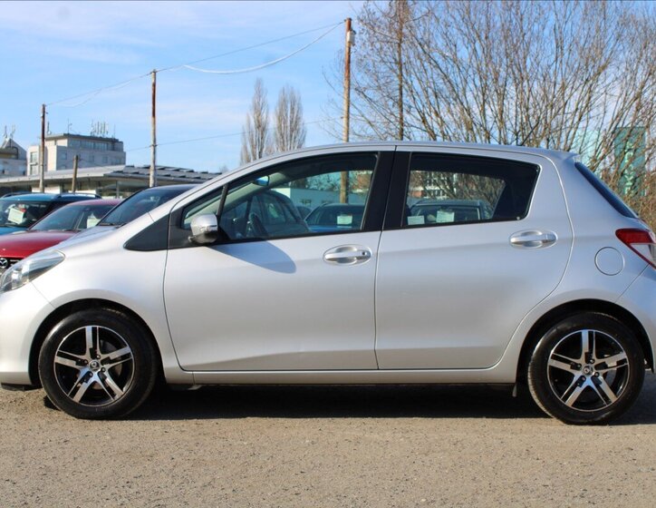 Toyota Yaris Hatchback 998,0 51 kw