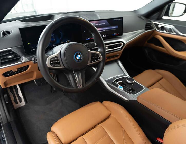 BMW i4 14