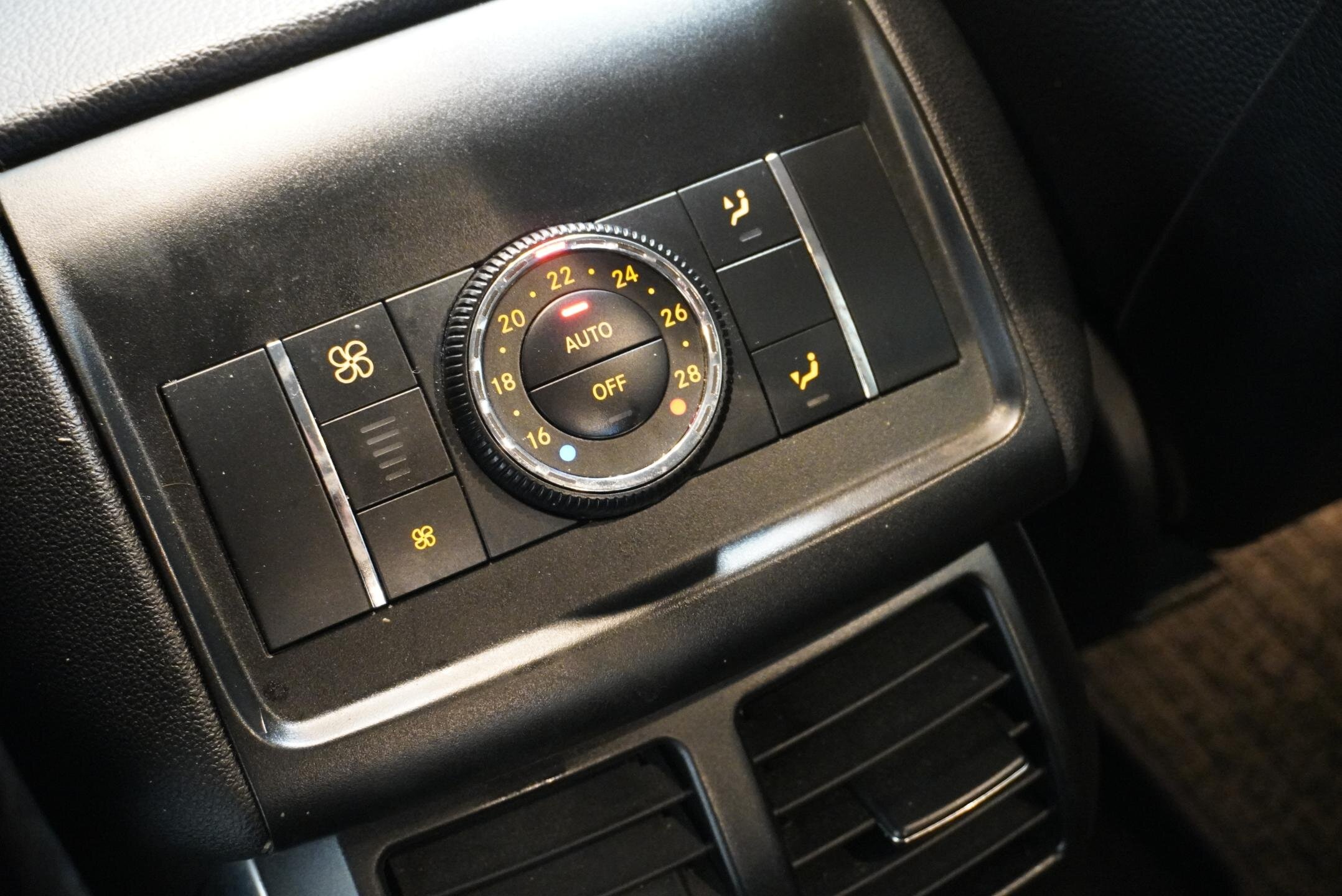 Mercedes-Benz Třídy R SUV 5,0 l 225 kw