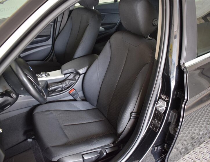 BMW Řada 3 Sedan / Limuzína 1,6 l 100 kw