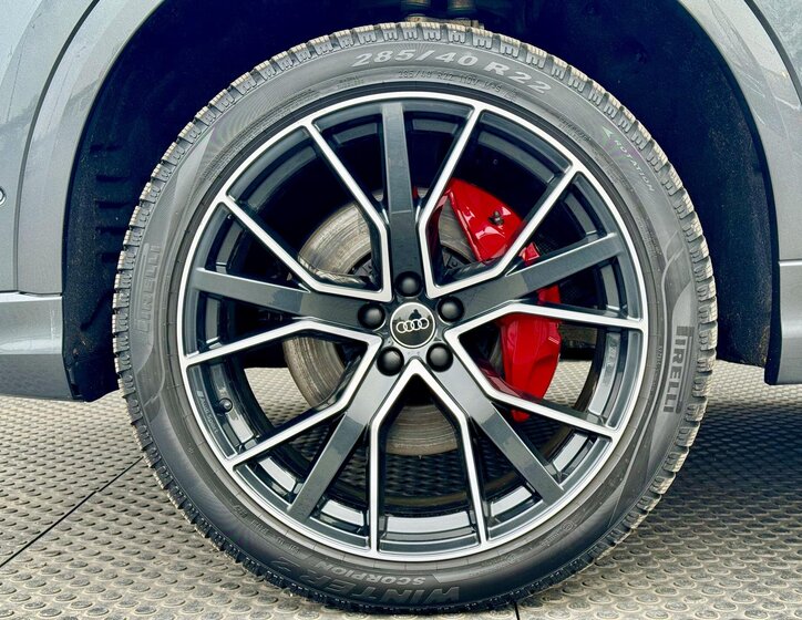 Audi Q8 SUV 3,0 l 210 kw