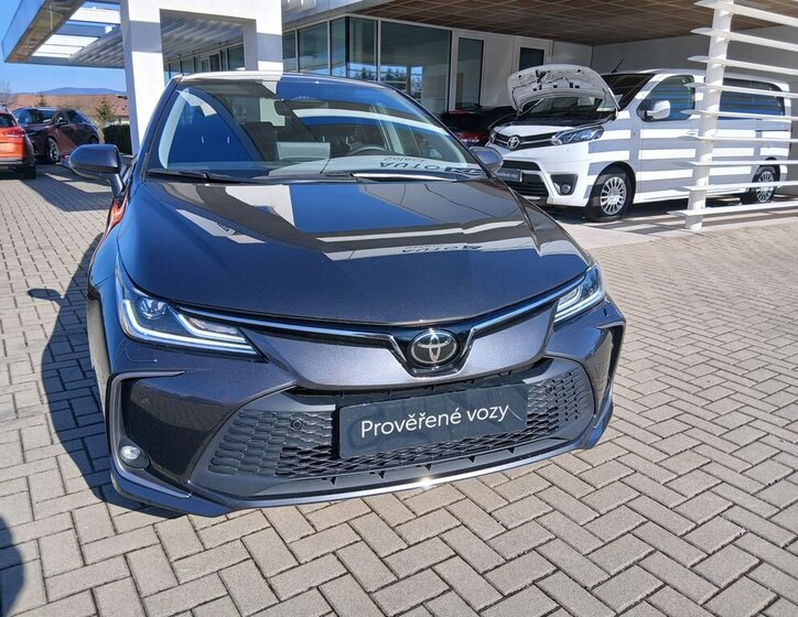 Toyota Corolla Sedan 1,5 l 92 kw