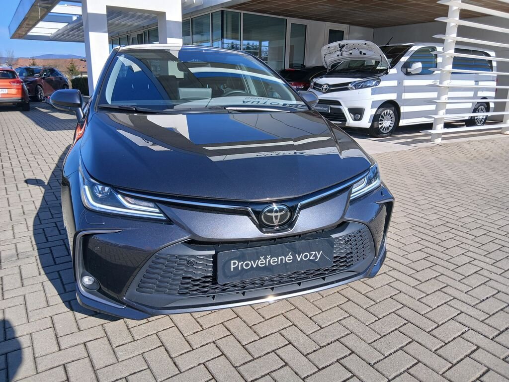 Toyota Corolla Sedan 1,5 l 92 kw