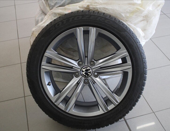 Volkswagen Arteon Liftback 2,0 l 206 kw