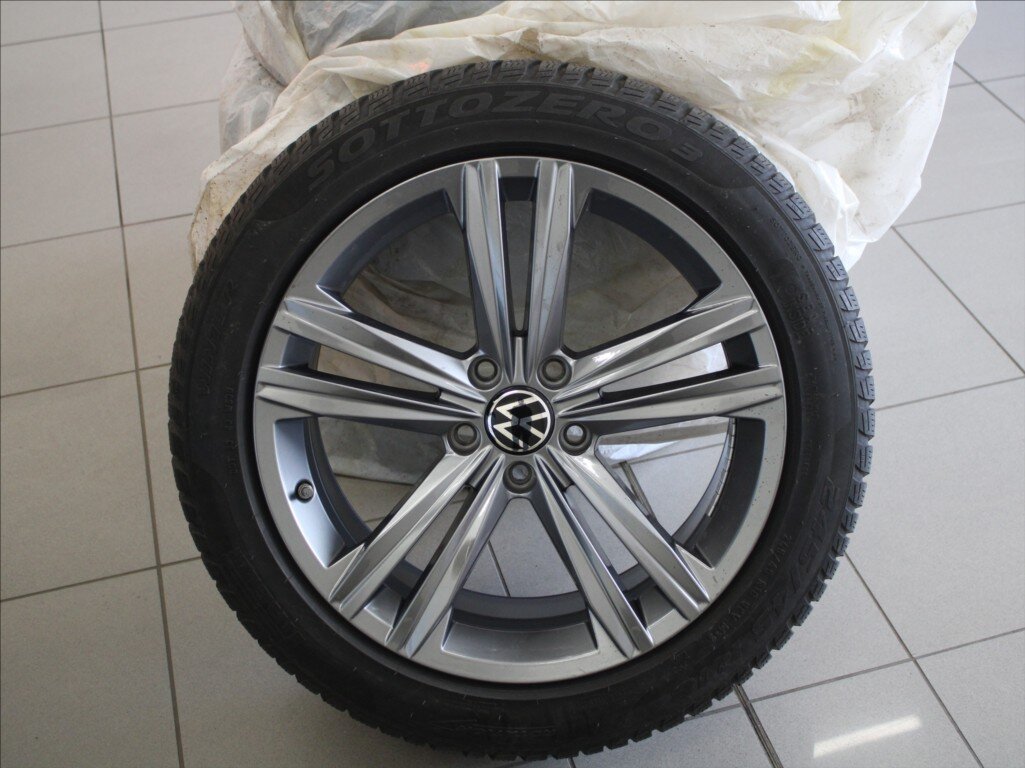 Volkswagen Arteon Liftback 2,0 l 206 kw