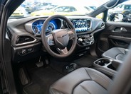 Chrysler Pacifica 13