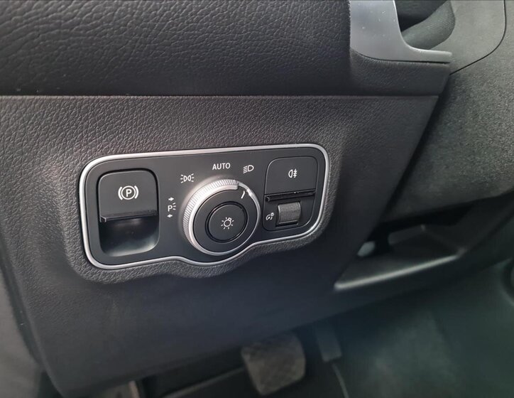 Mercedes-Benz GLB SUV 2,0 l 140 kw