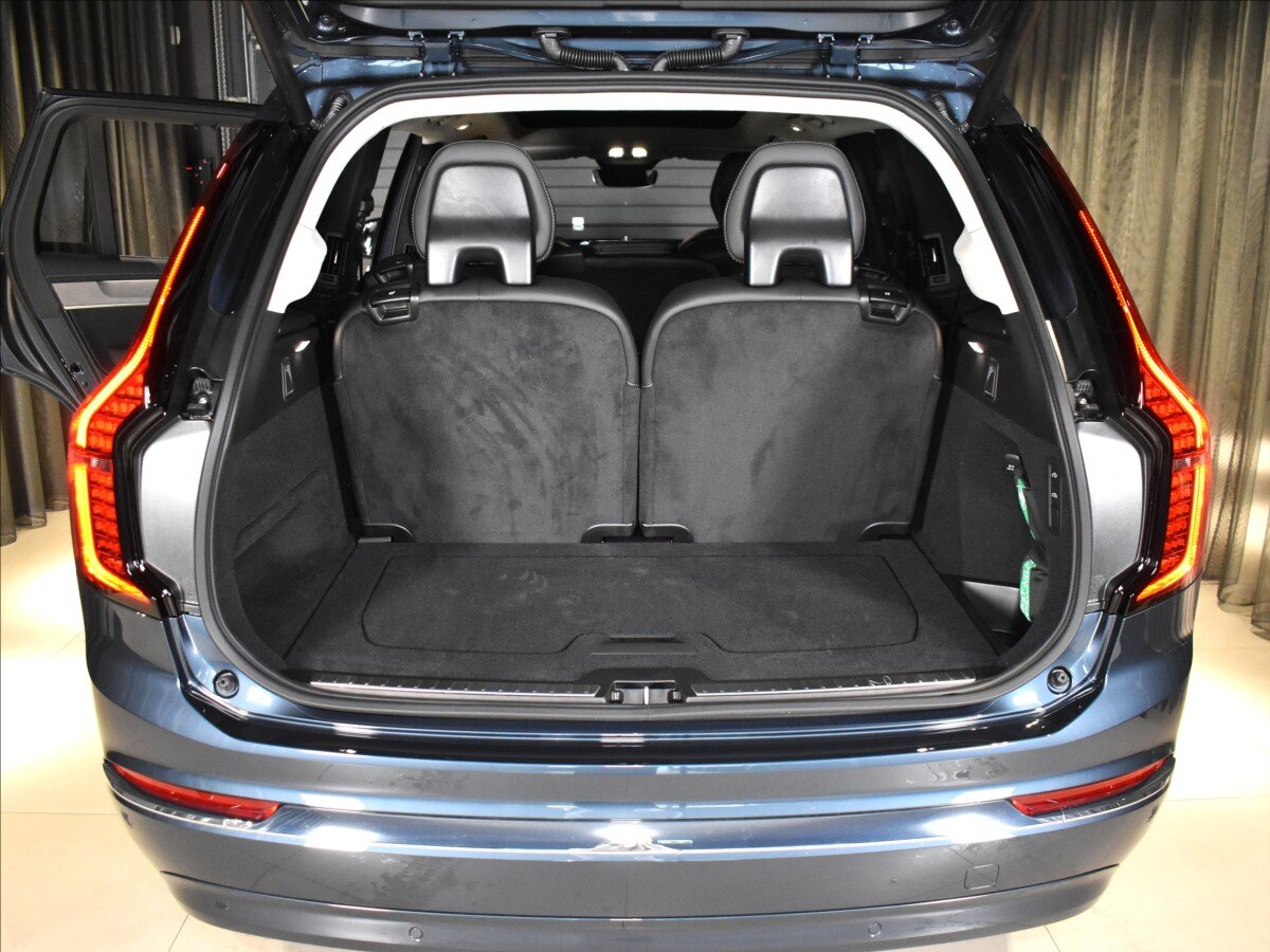 Volvo XC90 SUV / Terénní 2,0 l 335 kw