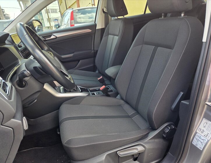 Volkswagen T-Roc SUV / Terénní 1,5 l 110 kw