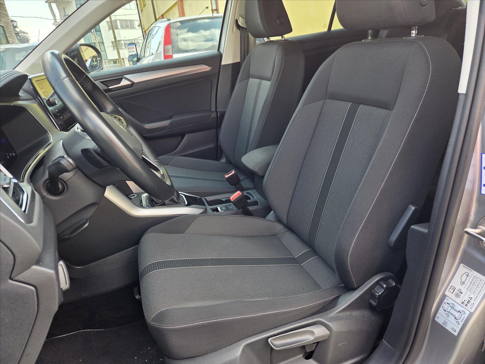 Volkswagen T-Roc SUV / Terénní 1,5 l 110 kw