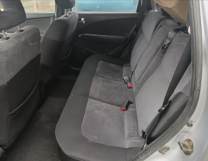 Mitsubishi Outlander Kombi 2,0 l 100 kw