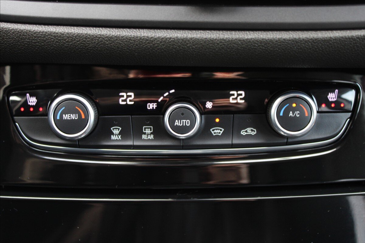 Opel Grandland SUV 1,2 l 96 kw