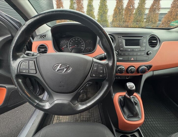 Hyundai i10 15