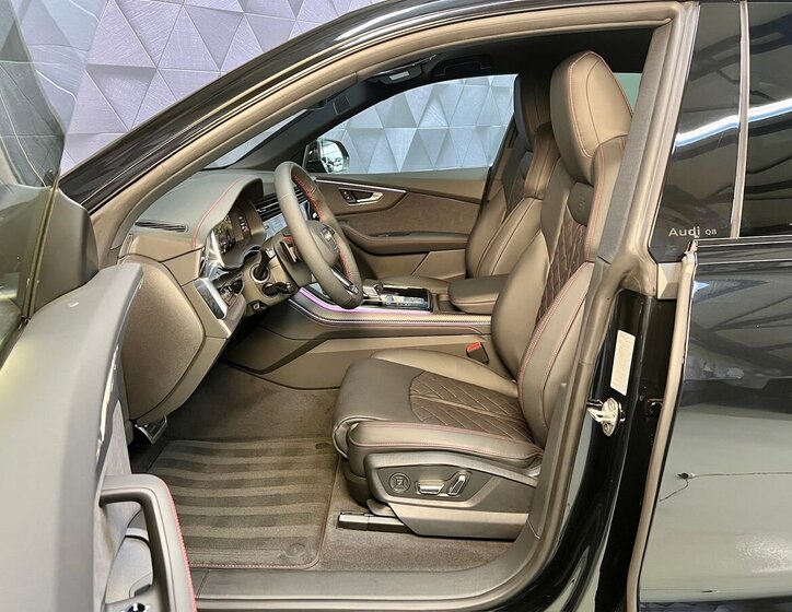 Audi Q8 SUV 3,0 l 210 kw