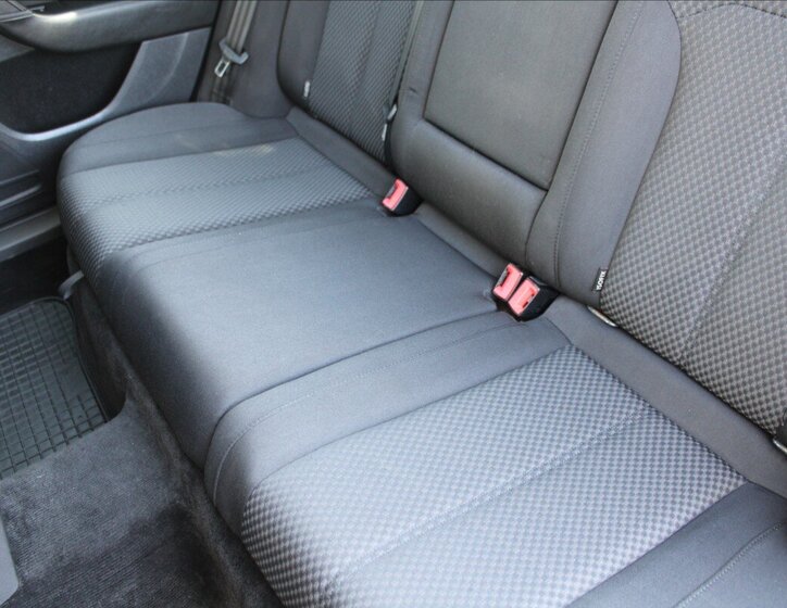 Volkswagen Passat Kombi 1,6 l 77 kw