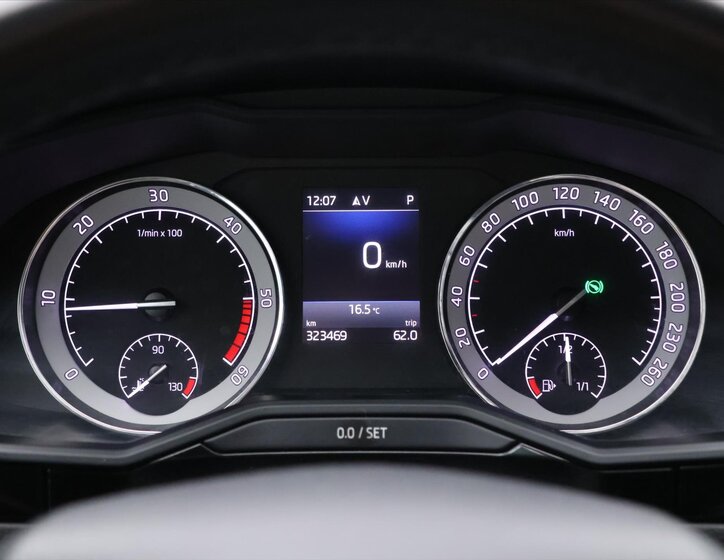 Škoda Superb Liftback 2,0 l 140 kw