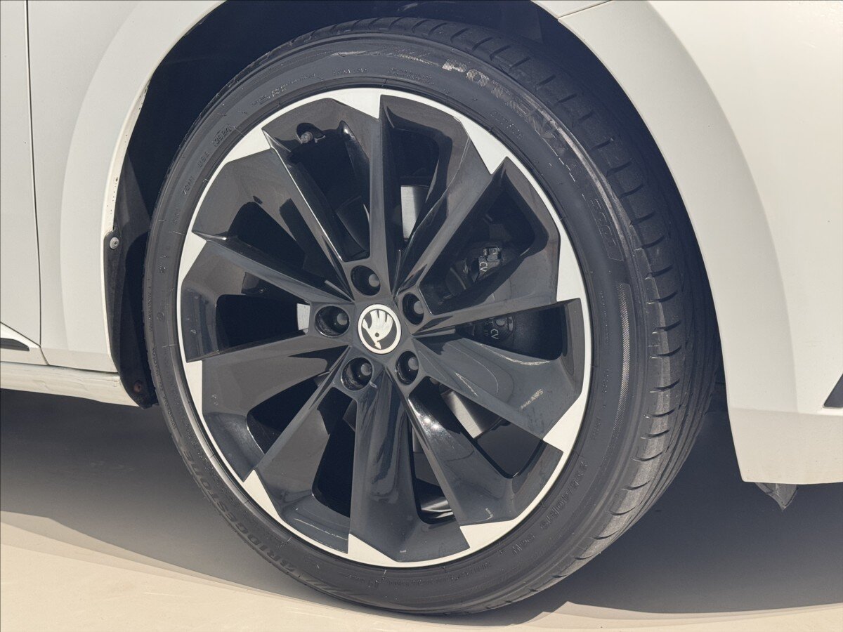 Škoda Superb Kombi 1,4 l 160 kw