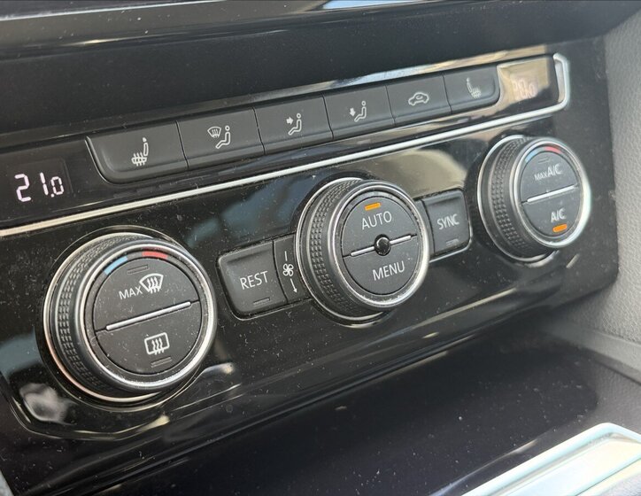 Volkswagen Passat Sedan / Limuzína 2,0 l 110 kw