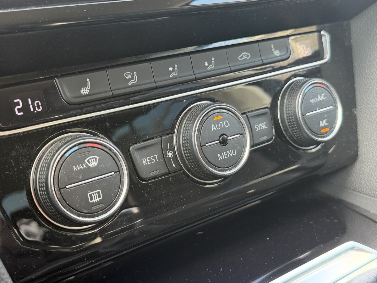 Volkswagen Passat Sedan / Limuzína 2,0 l 110 kw