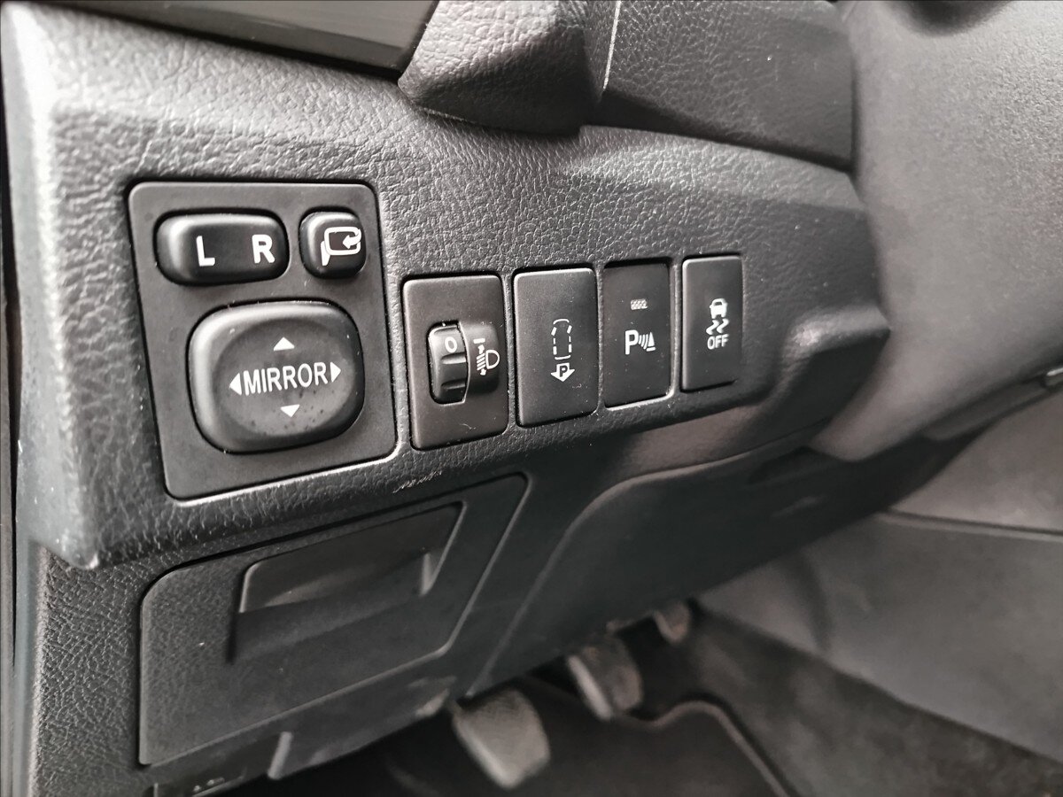 Toyota Auris Kombi 2,0 l 91 kw