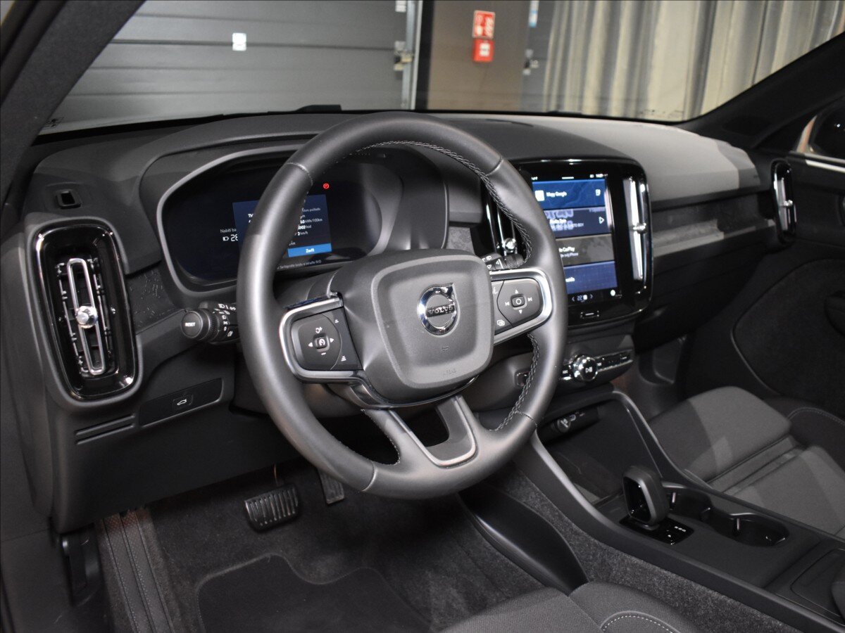 Volvo EX40 SUV 0,0 185 kw