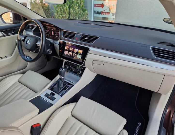 Škoda Superb 13