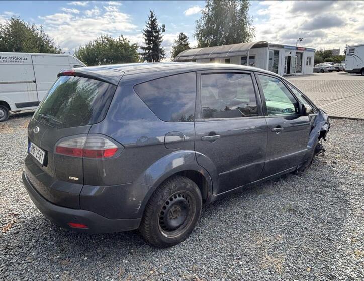 Ford S-MAX 4