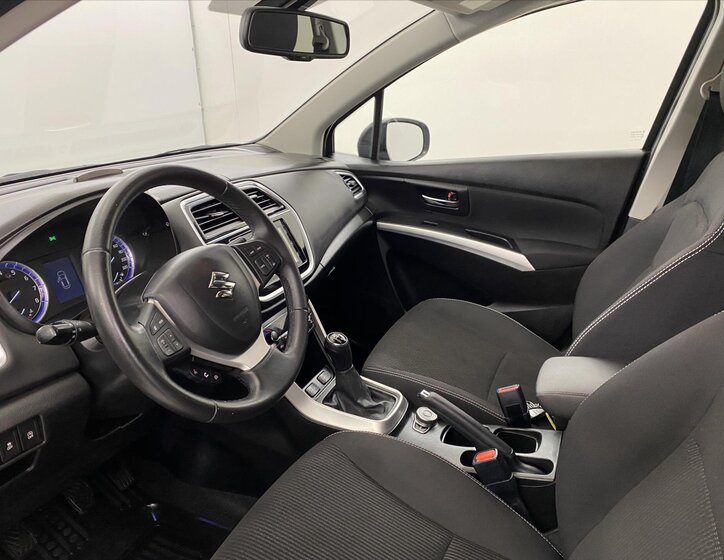 Suzuki SX4 S-Cross 5