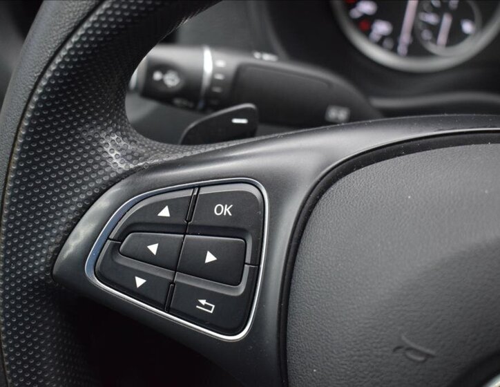 Mercedes-Benz Vito Skříň 2,0 l 120 kw