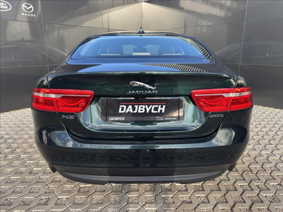 Jaguar XE