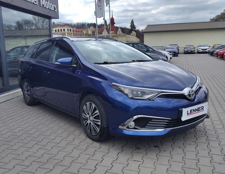 Toyota Auris Kombi 1,6 l 82 kw